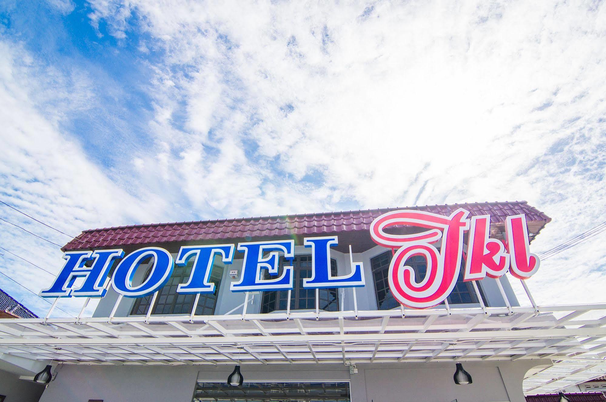 Tkl Hotel 2*