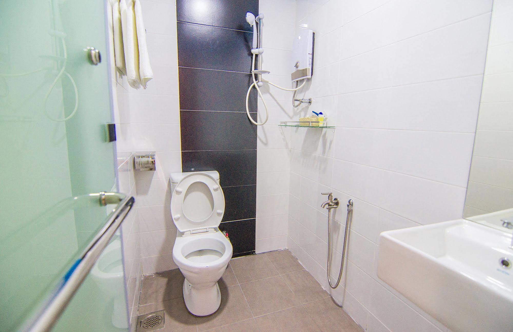 Tkl Hotel 2*