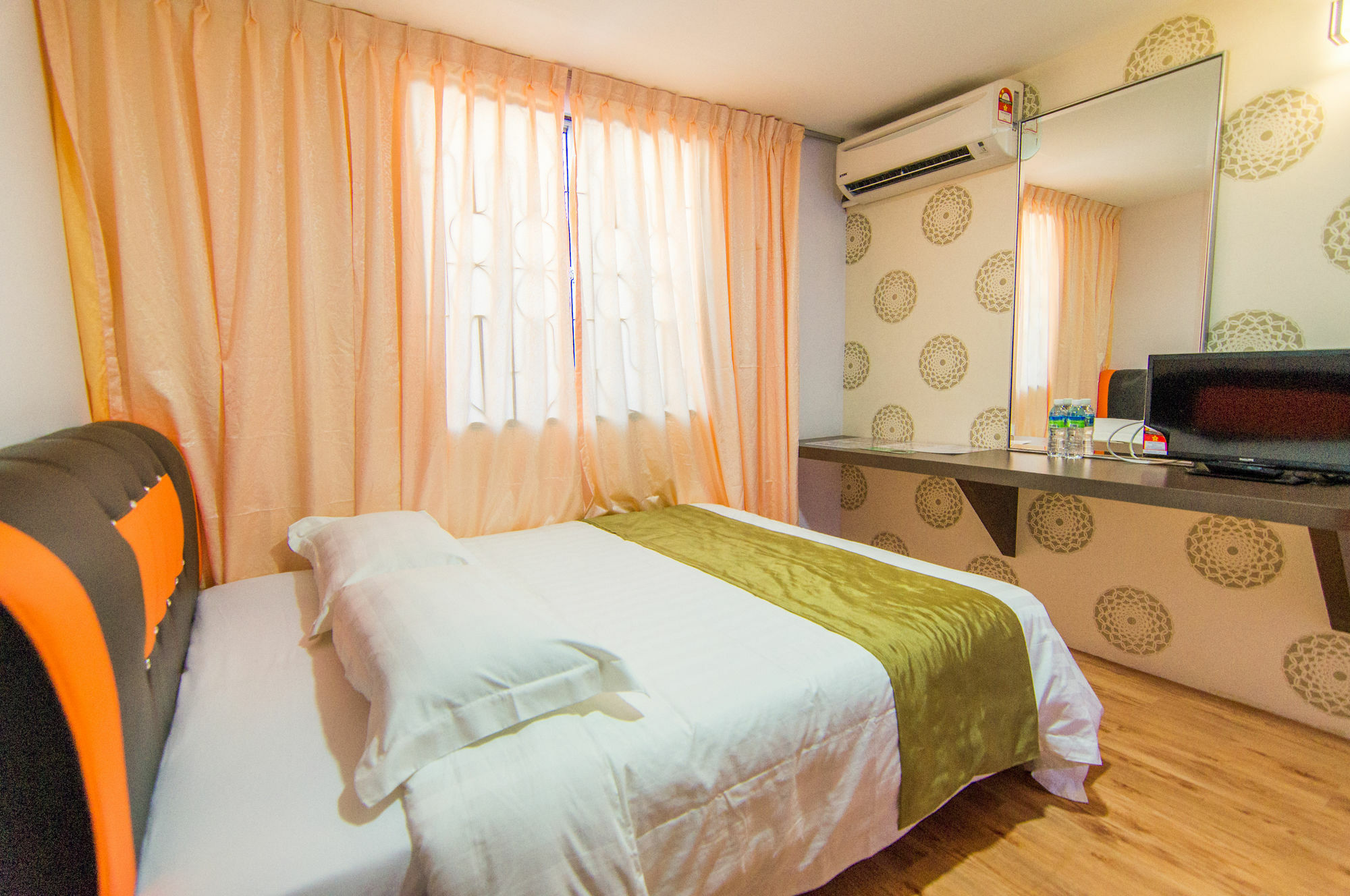 Tkl Hotel 2*